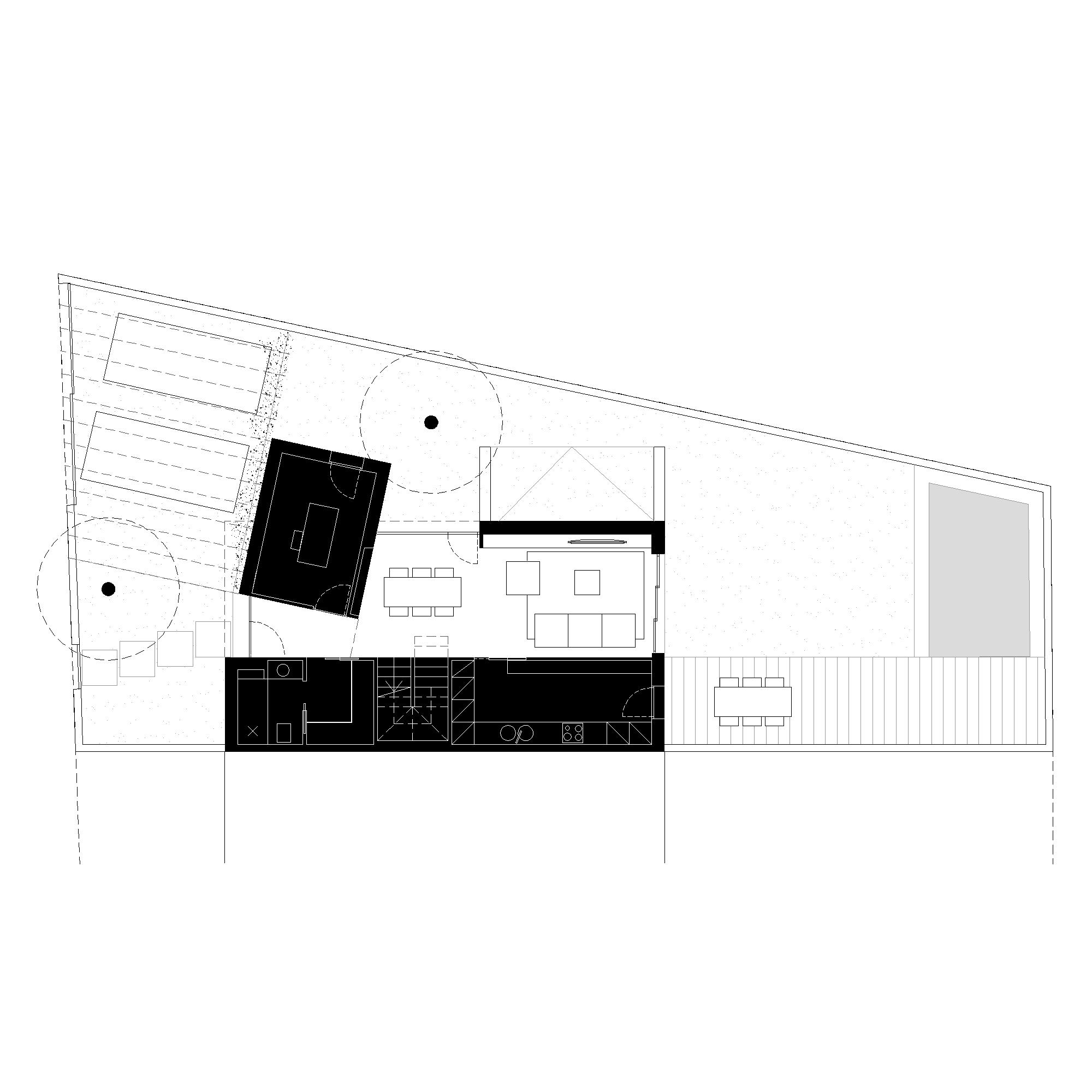 Plànol de planta del projecte c2532 de Crit Arquitectura. La distribució mostra un volum compacte i eficient, amb obertures estratègiques a tres de les façanes que connecten els espais interiors directament amb la piscina i el jardí.